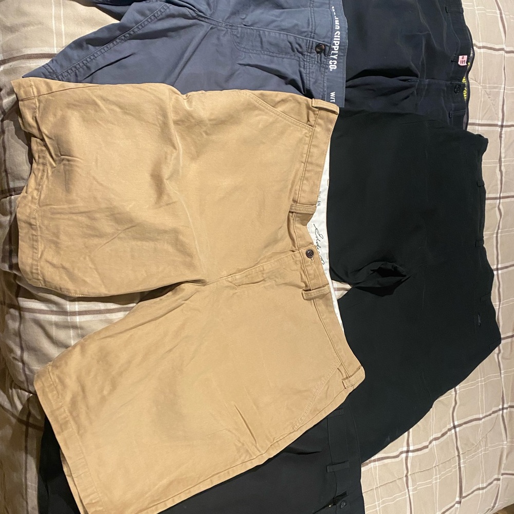 5 mens size 48 waist 10 in inseam Chino shorts